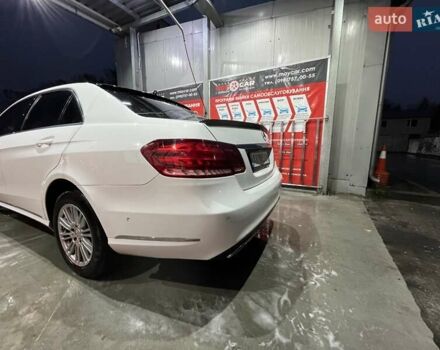 Білий Мерседес Е-Клас, об'ємом двигуна 1.99 л та пробігом 195 тис. км за 18800 $, фото 6 на Automoto.ua