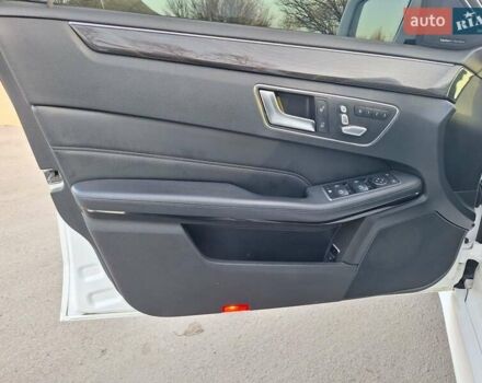 Білий Мерседес Е-Клас, об'ємом двигуна 2.2 л та пробігом 261 тис. км за 16500 $, фото 15 на Automoto.ua