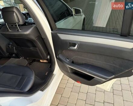 Белый Мерседес Е-Класс, объемом двигателя 2.14 л и пробегом 248 тыс. км за 14900 $, фото 21 на Automoto.ua