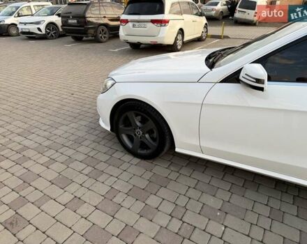 Белый Мерседес Е-Класс, объемом двигателя 2.14 л и пробегом 248 тыс. км за 14900 $, фото 2 на Automoto.ua