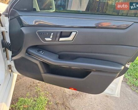 Білий Мерседес Е-Клас, об'ємом двигуна 2.2 л та пробігом 261 тис. км за 16500 $, фото 25 на Automoto.ua