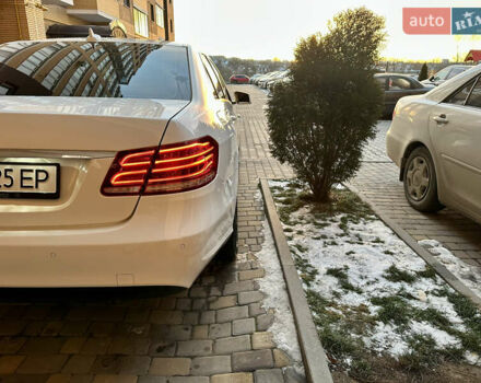 Белый Мерседес Е-Класс, объемом двигателя 2.14 л и пробегом 250 тыс. км за 15500 $, фото 42 на Automoto.ua