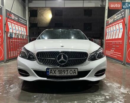 Білий Мерседес Е-Клас, об'ємом двигуна 1.99 л та пробігом 195 тис. км за 18800 $, фото 1 на Automoto.ua