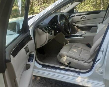 Мерседес Е-Класс 2013 в Кривом Роге на Automoto.ua Белый Мерседес Е-Класс, объемом двигателя 2.14 л и пробегом 188 тыс. км за 17000 $, фото 11 на Automoto.ua