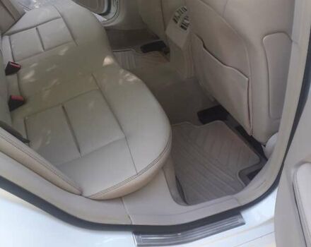 Мерседес Е-Класс 2013 в Кривом Роге на Automoto.ua Белый Мерседес Е-Класс, объемом двигателя 2.14 л и пробегом 188 тыс. км за 17000 $, фото 8 на Automoto.ua