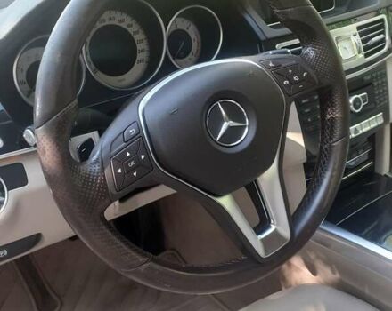 Мерседес Е-Класс 2013 в Кривом Роге на Automoto.ua Белый Мерседес Е-Класс, объемом двигателя 2.14 л и пробегом 188 тыс. км за 17000 $, фото 3 на Automoto.ua