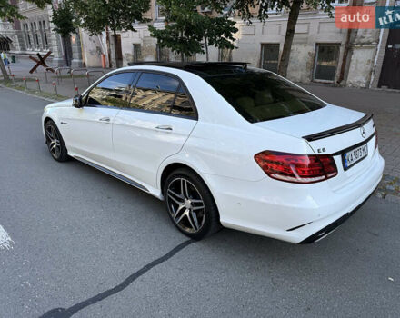 Белый Мерседес Е-Класс, объемом двигателя 2.2 л и пробегом 125 тыс. км за 18999 $, фото 6 на Automoto.ua