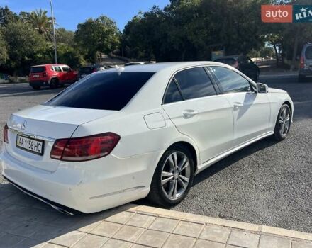 Белый Мерседес Е-Класс, объемом двигателя 2.1 л и пробегом 225 тыс. км за 13500 $, фото 7 на Automoto.ua