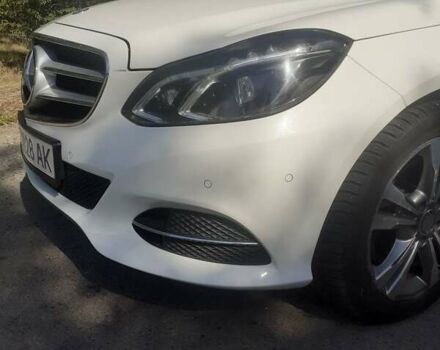 Мерседес Е-Класс 2013 в Кривом Роге на Automoto.ua Белый Мерседес Е-Класс, объемом двигателя 2.14 л и пробегом 188 тыс. км за 17000 $, фото 10 на Automoto.ua