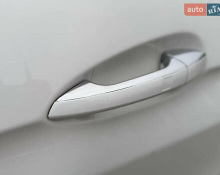 Білий Мерседес Е-Клас, об'ємом двигуна 2.2 л та пробігом 175 тис. км за 18700 $, фото 10 на Automoto.ua