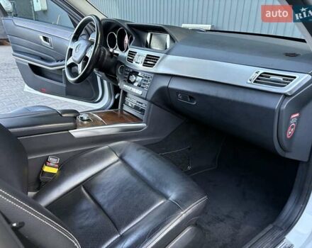 Мерседес Е-Клас 2014 у Одесі на Automoto.ua Білий Мерседес Е-Клас, об'ємом двигуна 2.14 л та пробігом 270 тис. км за 19500 $, фото 11 на Automoto.ua