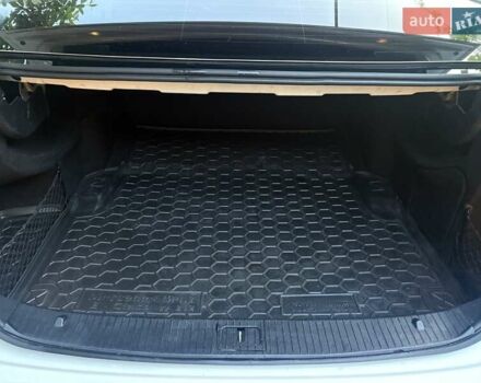 Мерседес Е-Клас 2014 у Одесі на Automoto.ua Білий Мерседес Е-Клас, об'ємом двигуна 2.14 л та пробігом 270 тис. км за 19500 $, фото 17 на Automoto.ua