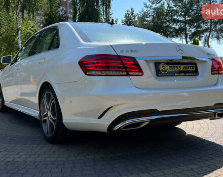 Белый Мерседес Е-Класс, объемом двигателя 2.14 л и пробегом 170 тыс. км за 19999 $, фото 4 на Automoto.ua