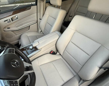 Белый Мерседес Е-Класс, объемом двигателя 3.5 л и пробегом 135 тыс. км за 23300 $, фото 17 на Automoto.ua