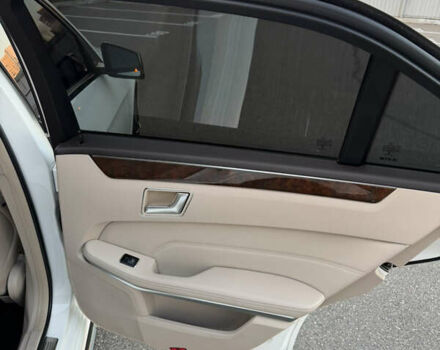 Белый Мерседес Е-Класс, объемом двигателя 3.5 л и пробегом 135 тыс. км за 23300 $, фото 23 на Automoto.ua