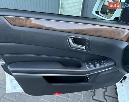 Мерседес Е-Клас 2014 у Одесі на Automoto.ua Білий Мерседес Е-Клас, об'ємом двигуна 2.14 л та пробігом 270 тис. км за 19500 $, фото 12 на Automoto.ua