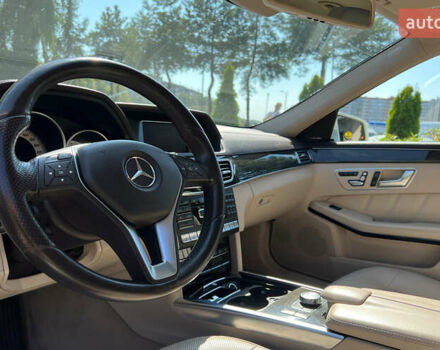 Белый Мерседес Е-Класс, объемом двигателя 2.14 л и пробегом 170 тыс. км за 19999 $, фото 9 на Automoto.ua