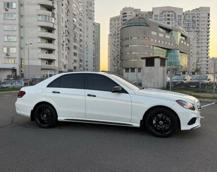 Белый Мерседес Е-Класс, объемом двигателя 3.5 л и пробегом 135 тыс. км за 23300 $, фото 9 на Automoto.ua