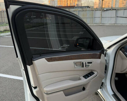 Белый Мерседес Е-Класс, объемом двигателя 3.5 л и пробегом 135 тыс. км за 23300 $, фото 13 на Automoto.ua