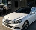 Белый Мерседес Е-Класс, объемом двигателя 2.2 л и пробегом 116 тыс. км за 20900 $, фото 2 на Automoto.ua