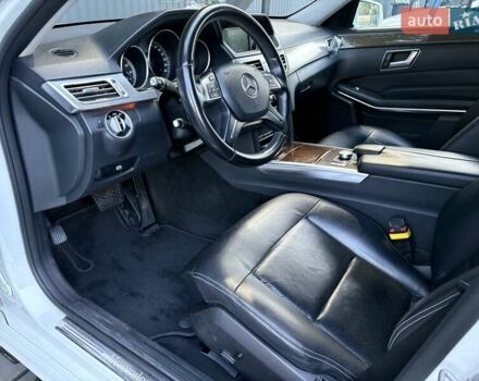 Мерседес Е-Клас 2014 у Одесі на Automoto.ua Білий Мерседес Е-Клас, об'ємом двигуна 2.14 л та пробігом 270 тис. км за 19500 $, фото 5 на Automoto.ua