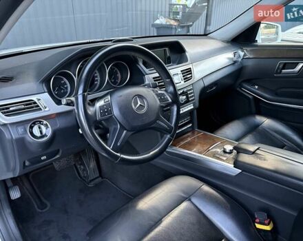 Мерседес Е-Клас 2014 у Одесі на Automoto.ua Білий Мерседес Е-Клас, об'ємом двигуна 2.14 л та пробігом 270 тис. км за 19500 $, фото 8 на Automoto.ua