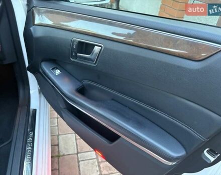 Мерседес Е-Клас 2014 у Одесі на Automoto.ua Білий Мерседес Е-Клас, об'ємом двигуна 2.14 л та пробігом 270 тис. км за 19500 $, фото 13 на Automoto.ua