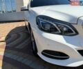 Белый Мерседес Е-Класс, объемом двигателя 2.2 л и пробегом 125 тыс. км за 19900 $, фото 5 на Automoto.ua