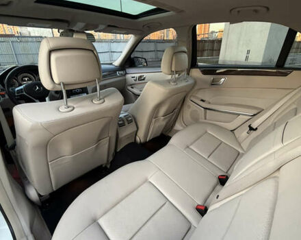 Белый Мерседес Е-Класс, объемом двигателя 3.5 л и пробегом 135 тыс. км за 23300 $, фото 21 на Automoto.ua