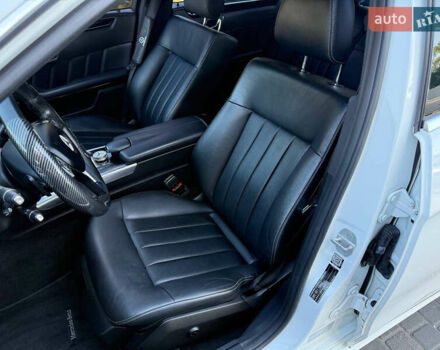 Белый Мерседес Е-Класс, объемом двигателя 2.2 л и пробегом 126 тыс. км за 21500 $, фото 17 на Automoto.ua