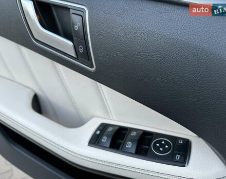 Белый Мерседес Е-Класс, объемом двигателя 2.14 л и пробегом 65 тыс. км за 26300 $, фото 30 на Automoto.ua