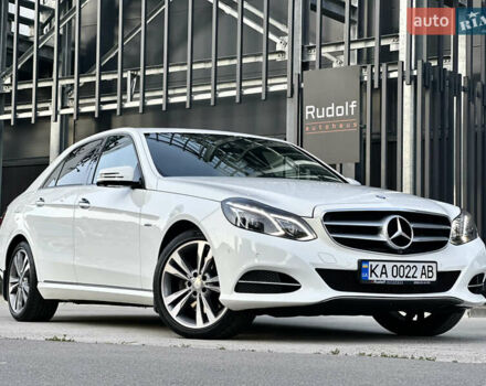 Белый Мерседес Е-Класс, объемом двигателя 2.14 л и пробегом 65 тыс. км за 26300 $, фото 1 на Automoto.ua