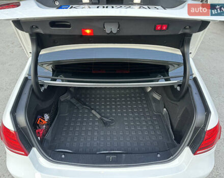 Белый Мерседес Е-Класс, объемом двигателя 2.14 л и пробегом 65 тыс. км за 26300 $, фото 22 на Automoto.ua