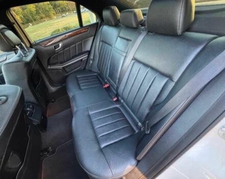 Белый Мерседес Е-Класс, объемом двигателя 3 л и пробегом 74 тыс. км за 17500 $, фото 11 на Automoto.ua