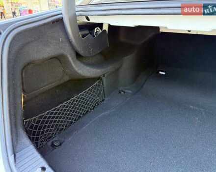 Белый Мерседес Е-Класс, объемом двигателя 2.2 л и пробегом 126 тыс. км за 21500 $, фото 37 на Automoto.ua