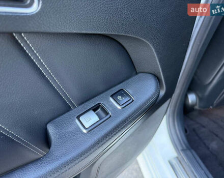 Белый Мерседес Е-Класс, объемом двигателя 2.2 л и пробегом 126 тыс. км за 21500 $, фото 26 на Automoto.ua