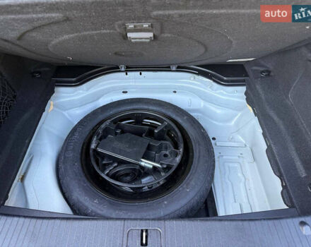 Белый Мерседес Е-Класс, объемом двигателя 2.2 л и пробегом 126 тыс. км за 21500 $, фото 39 на Automoto.ua