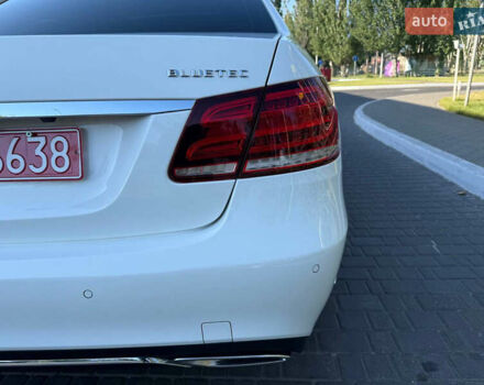 Белый Мерседес Е-Класс, объемом двигателя 2.2 л и пробегом 126 тыс. км за 21500 $, фото 42 на Automoto.ua