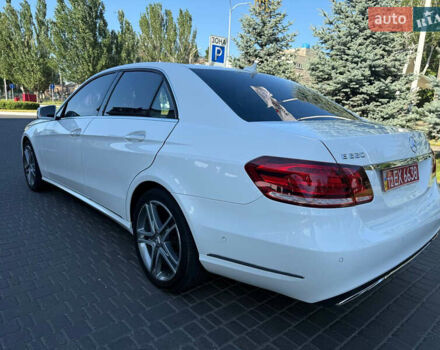 Белый Мерседес Е-Класс, объемом двигателя 2.2 л и пробегом 126 тыс. км за 21500 $, фото 4 на Automoto.ua