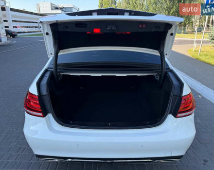 Белый Мерседес Е-Класс, объемом двигателя 2.2 л и пробегом 126 тыс. км за 21500 $, фото 35 на Automoto.ua