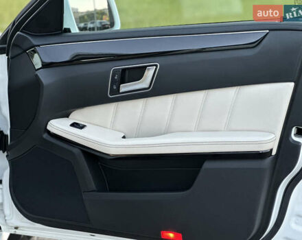 Белый Мерседес Е-Класс, объемом двигателя 2.14 л и пробегом 65 тыс. км за 26300 $, фото 57 на Automoto.ua