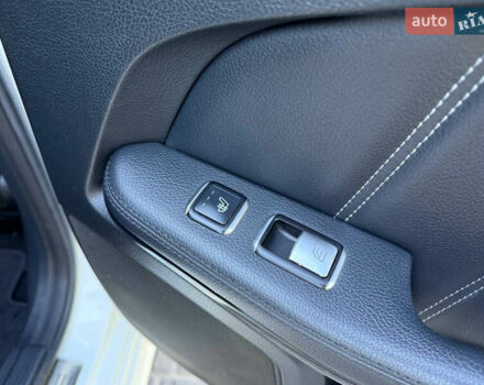 Белый Мерседес Е-Класс, объемом двигателя 2.2 л и пробегом 126 тыс. км за 21500 $, фото 46 на Automoto.ua