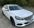 Белый Мерседес Е-Класс, объемом двигателя 2.1 л и пробегом 200 тыс. км за 17000 $, фото 3 на Automoto.ua