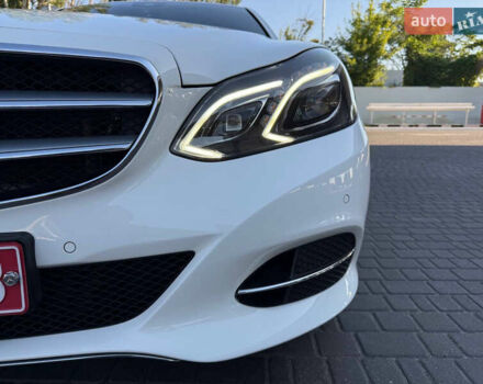 Белый Мерседес Е-Класс, объемом двигателя 2.2 л и пробегом 126 тыс. км за 21500 $, фото 10 на Automoto.ua