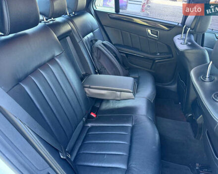 Белый Мерседес Е-Класс, объемом двигателя 2.2 л и пробегом 126 тыс. км за 21500 $, фото 48 на Automoto.ua