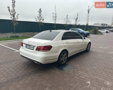 Белый Мерседес Е-Класс, объемом двигателя 2.2 л и пробегом 130 тыс. км за 18555 $, фото 10 на Automoto.ua