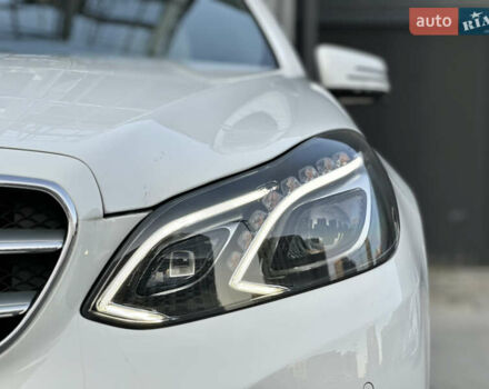 Белый Мерседес Е-Класс, объемом двигателя 2.14 л и пробегом 65 тыс. км за 26300 $, фото 15 на Automoto.ua