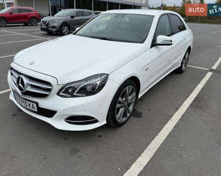 Белый Мерседес Е-Класс, объемом двигателя 2.14 л и пробегом 110 тыс. км за 22000 $, фото 7 на Automoto.ua