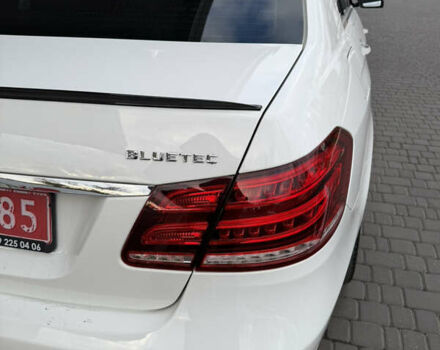 Белый Мерседес Е-Класс, объемом двигателя 2.2 л и пробегом 130 тыс. км за 20000 $, фото 65 на Automoto.ua