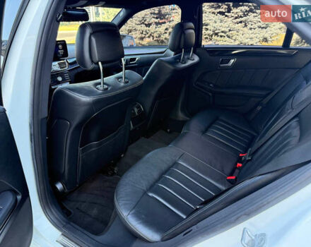 Белый Мерседес Е-Класс, объемом двигателя 2.2 л и пробегом 126 тыс. км за 21500 $, фото 27 на Automoto.ua